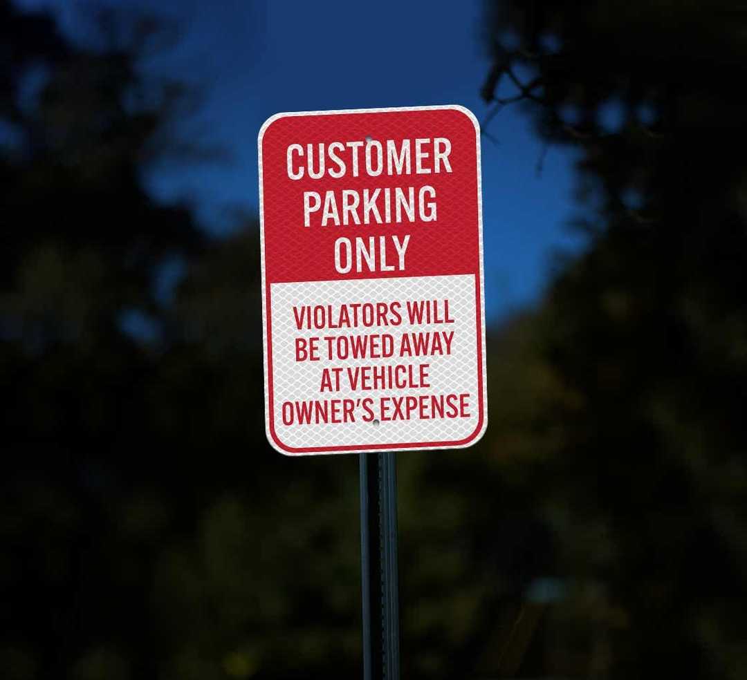Customer Parking Violators Will Be Towed Aluminum Sign (Diamond Reflective)